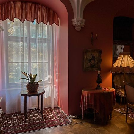 Edoles Pils Hotel ภายนอก รูปภาพ