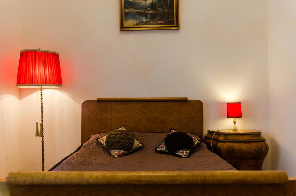 Edoles Pils Hotel ภายนอก รูปภาพ